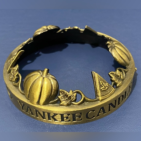 Yankee Candle Illuma-lid jar candle accessory for Fall— pumpkins and leaves - Picture 7 of 12